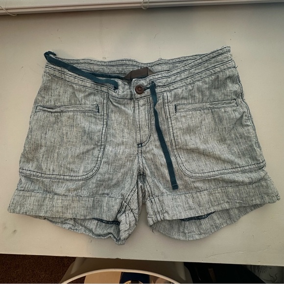 The‎ North Face Women’s Striped Cotton Shorts - Size 4 - Picture 1 of 4